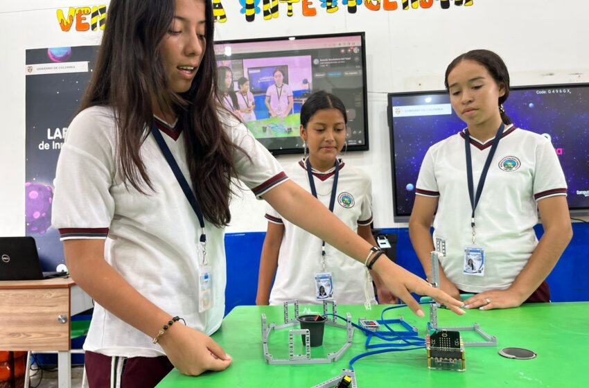 Colegios de Yopal reciben dotación tecnológica y de robótica