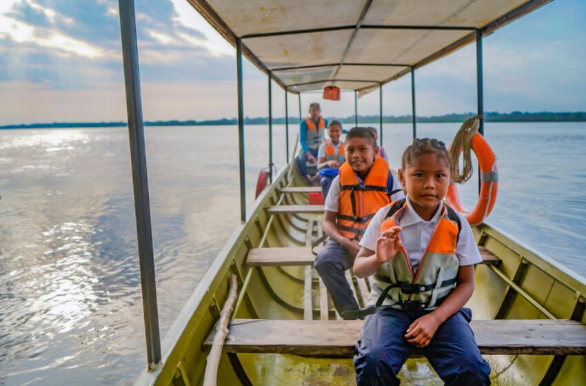  Más de 150 estudiantes llegan hasta sus colegios en transporte acuático en Casanare