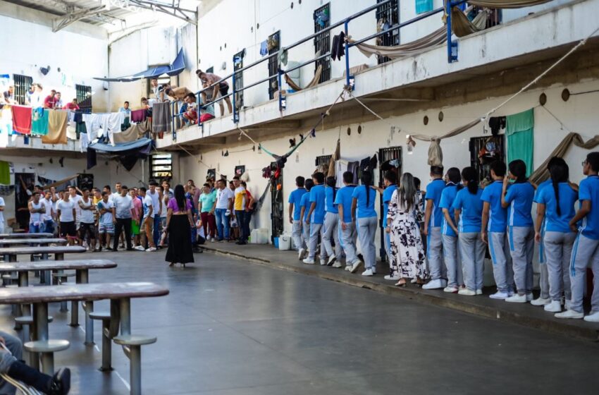  Estudiantes del Gimnasio Comfacasanare se involucran en el programa «Delinquir No Paga» con una visita al Centro Penitenciario y Carcelario La Guafilla.