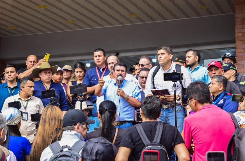  “Entre todos vamos a encontrar la solución”, alcalde Marco Tulio Ruíz