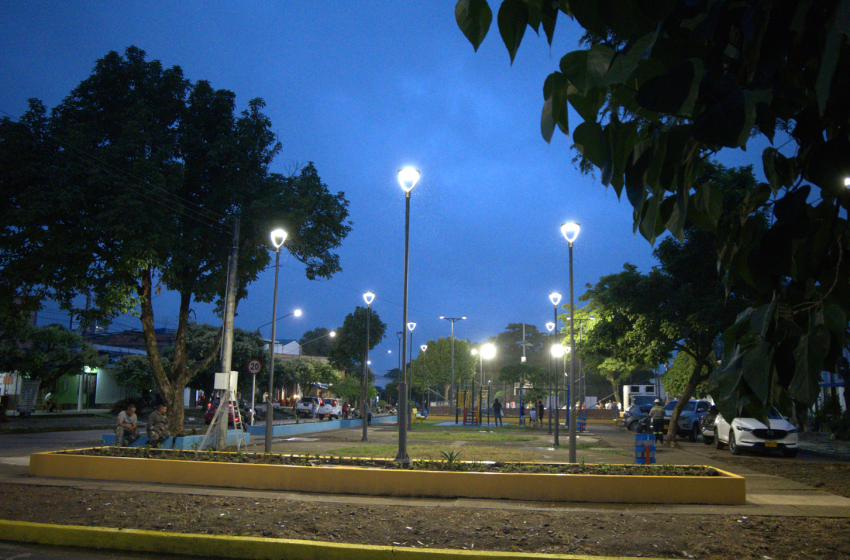  Dalel Barón estrena parque e iluminación
